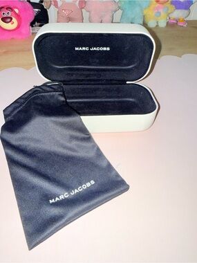 Marc Jacobs White Hard Sunglasses Case with Black Interior and Black Pouch